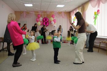 Праздник 8 марта в детском саду